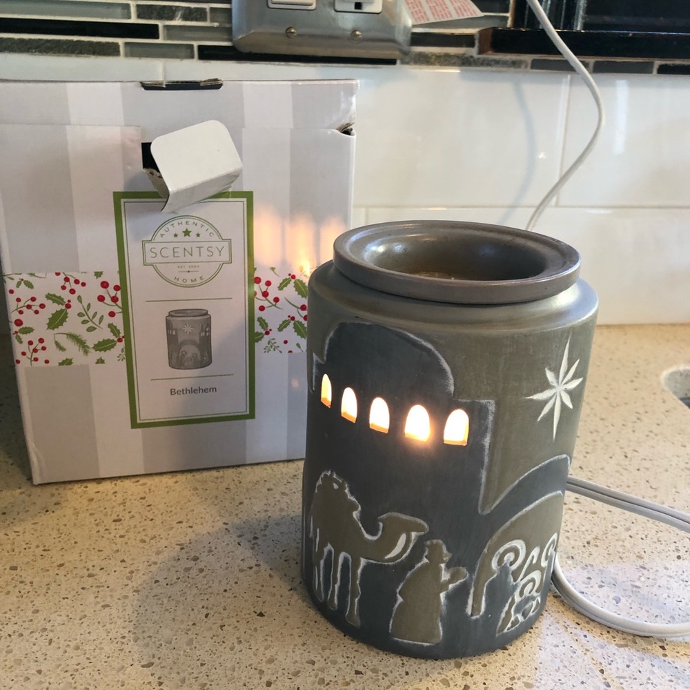 Scentsy Wax Warmer- Bethlehem